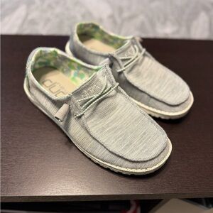 Hey Dudes size 9.5 womens - great condition